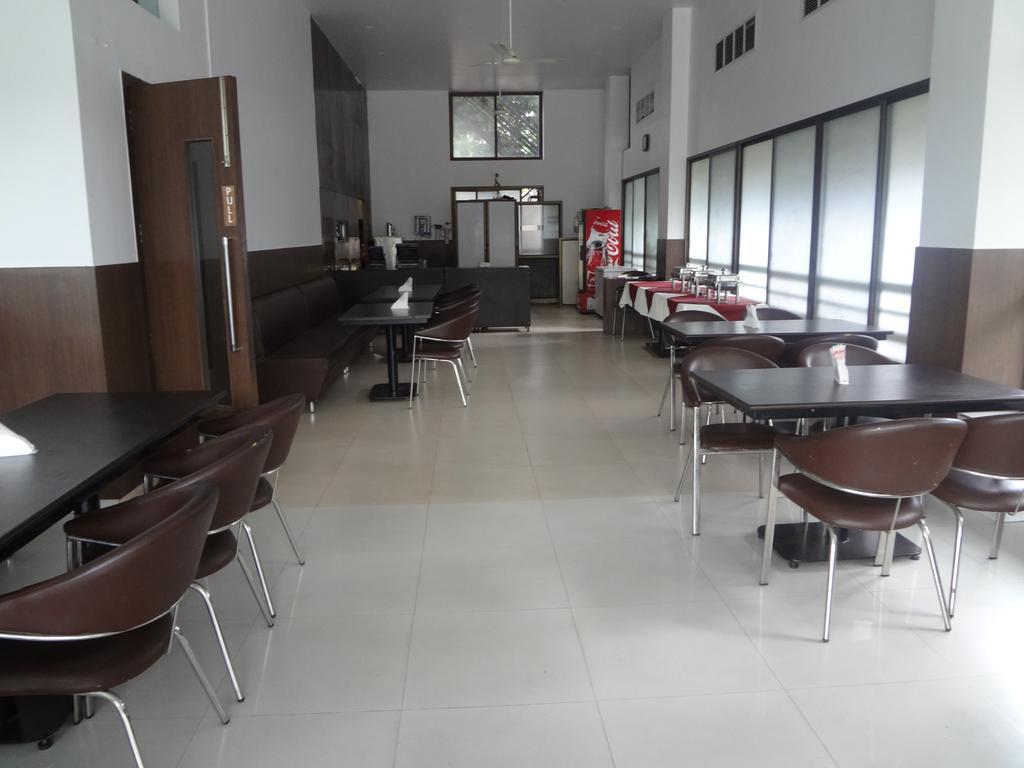 Hotel Adi Nagpur Bagian luar foto