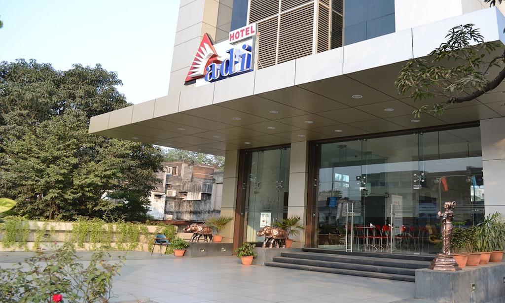 Hotel Adi Nagpur Bagian luar foto
