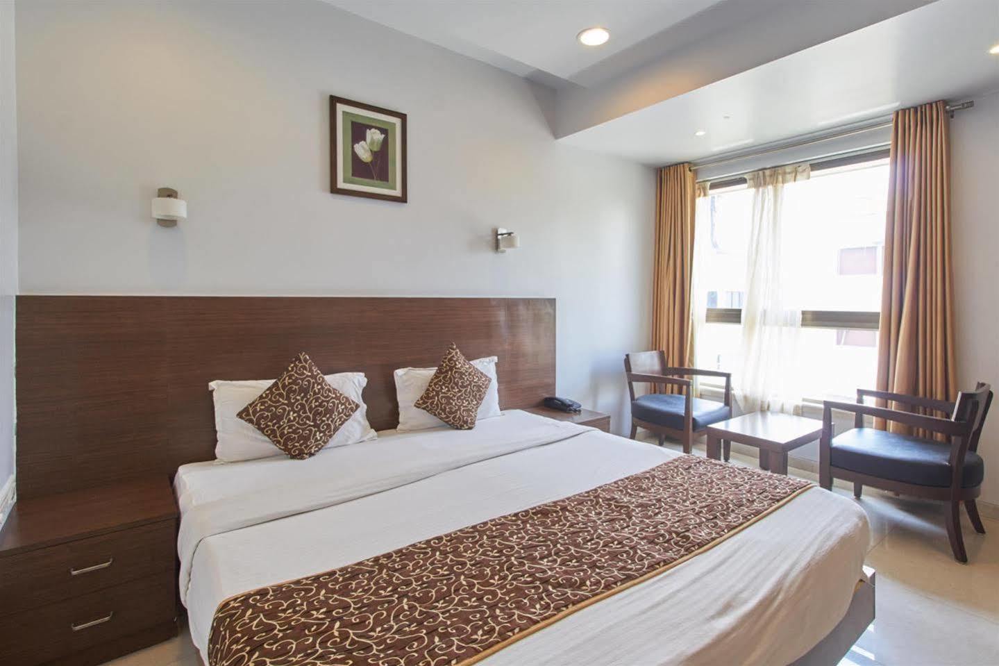 Hotel Adi Nagpur Bagian luar foto