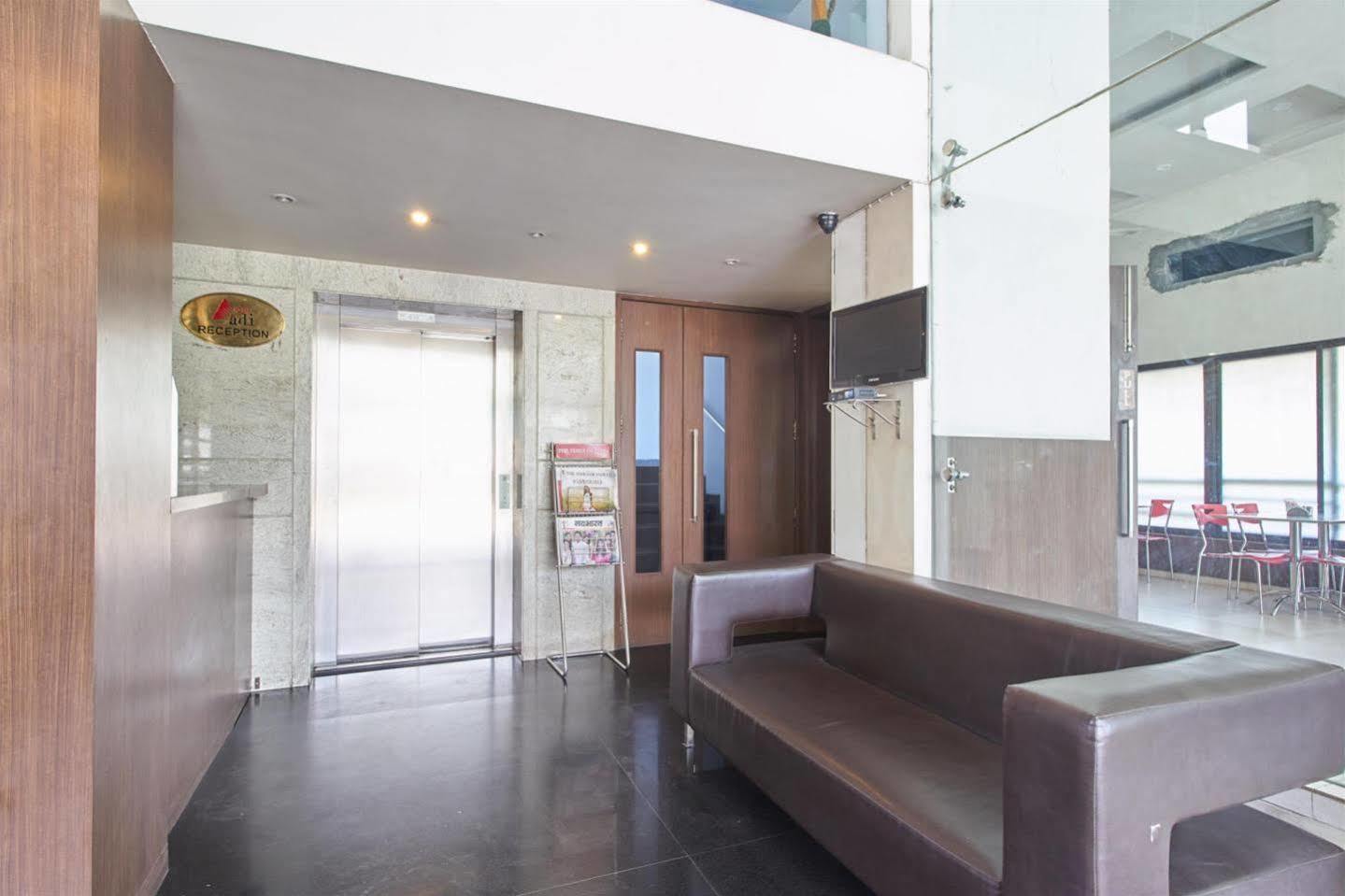 Hotel Adi Nagpur Bagian luar foto