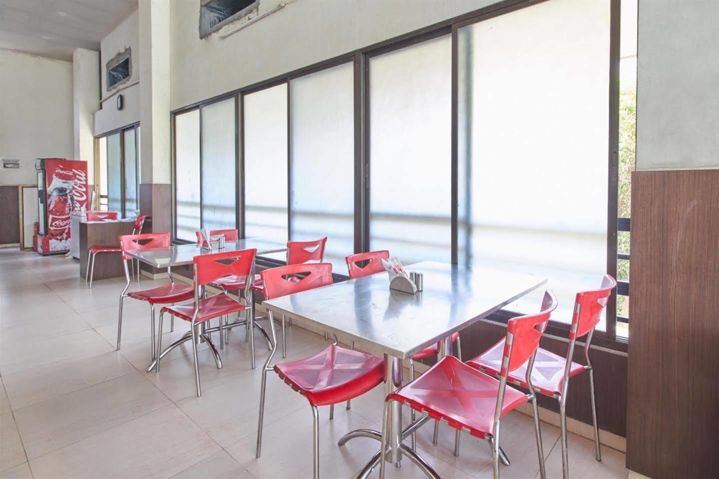 Hotel Adi Nagpur Bagian luar foto